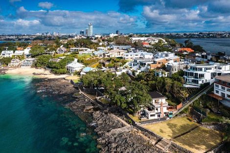 Photo of property in 2/259 Hurstmere Road, Takapuna, Auckland, 0622