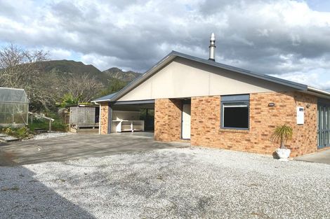 Photo of property in 618a Abel Tasman Drive, Clifton, Takaka, 7183