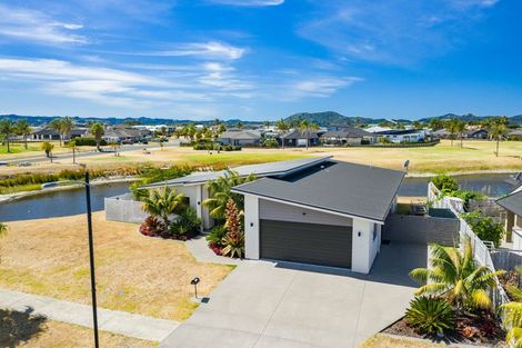 Photo of property in 7 O'farrell Drive, One Tree Point, 0118