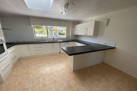 Photo of property in 5 Carbine Court, Awapuni, Palmerston North, 4412