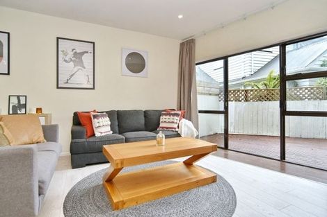 Photo of property in 6 Medbury Terrace, Fendalton, Christchurch, 8041