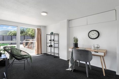 Photo of property in 5 Chilton Drive, Paraparaumu, 5032