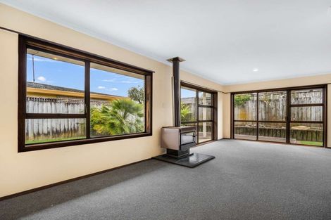 Photo of property in 2/12 Penrhyn Place, Mount Maunganui, 3116