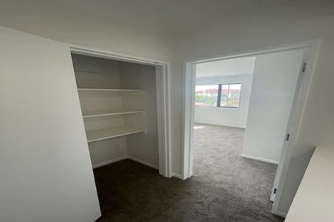 Photo of property in 9a Crestview Rise, Papakura, 2110