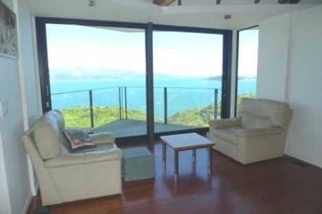 Photo of property in 16 Dungarvan Road, Newlands, Wellington, 6037