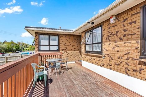 Photo of property in 25 Dundale Avenue, Blockhouse Bay, Auckland, 0600