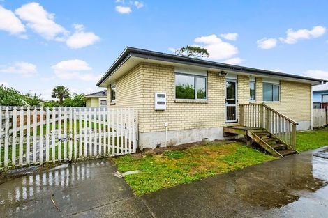 Photo of property in 2/1 Clarice Place, Takanini, 2112