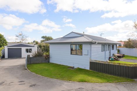 Photo of property in 28 Peppertree Glade, Kelvin Grove, Palmerston North, 4414