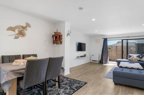 Photo of property in 19/9 Surrey Street, Tawa, Wellington, 5028