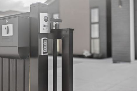 Photo of property in 10 Piko Road, Opaheke, 2113