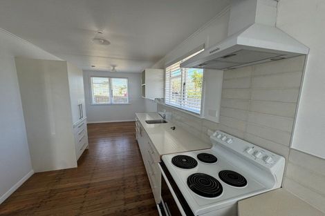 Photo of property in 56 Kelwyn Road, Kelston, Auckland, 0602