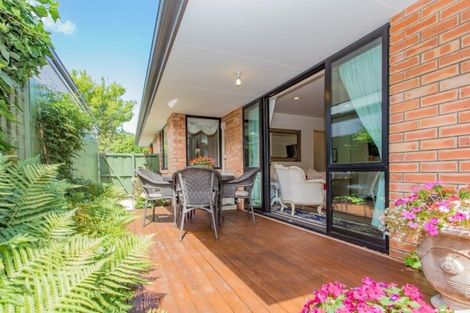 Photo of property in 2/85 Yaldhurst Road, Sockburn, Christchurch, 8042