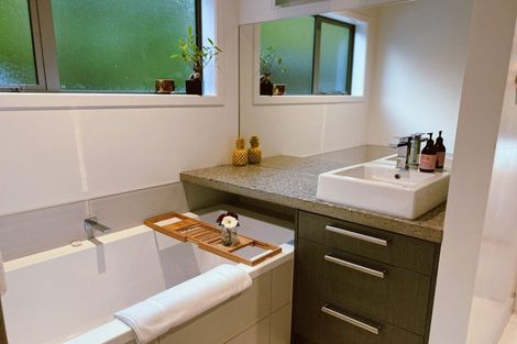 Photo of property in 17 Lookout Drive, Mount Creighton, Queenstown, 9371