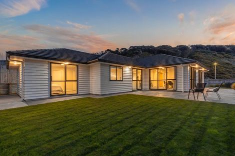 Photo of property in 19 Schooner Drive, Whitby, Porirua, 5024