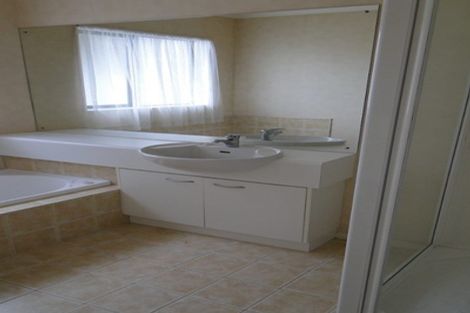 Photo of property in 8 Attymon Lane, East Tamaki, Auckland, 2016