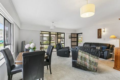 Photo of property in 2/108a Pakuranga Road, Pakuranga, Auckland, 2010