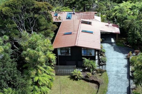 Photo of property in 256 Piha Road, Piha, New Lynn, 0772