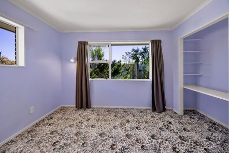 Photo of property in 4 Waiwera Place, Merrilands, New Plymouth, 4312