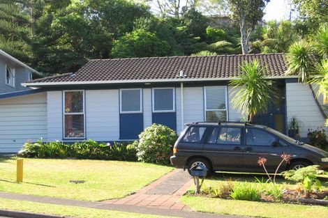 Photo of property in 19 Cottam Grove, Northcross, Auckland, 0632