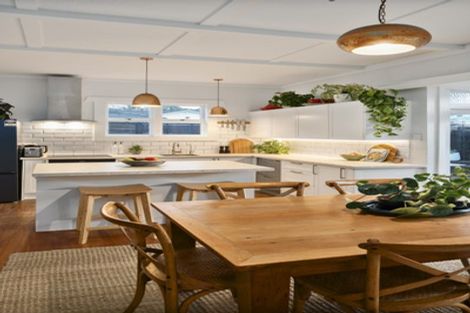 Photo of property in 13 Elcoat Avenue, Henderson, Auckland, 0612