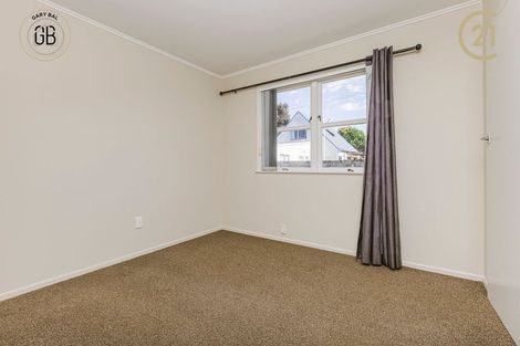 Photo of property in 6 Braeburn Place, Takanini, 2112