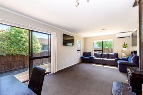 Photo of property in 12 Hookway Grove, Paraparaumu, 5032