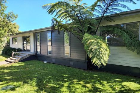 Photo of property in 1185 South Road, Oakura, 4314