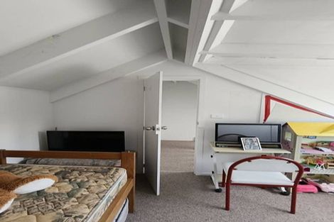 Photo of property in 1 Kim Street, Khandallah, Wellington, 6035