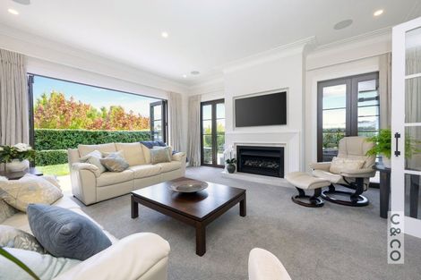 Photo of property in 8 Tauwaka Crescent, Riverhead, 0820