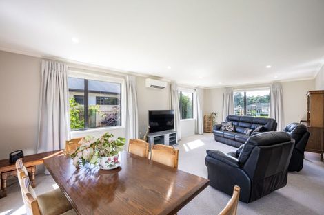 Photo of property in 38 Fernbrook Drive, Hurworth, New Plymouth, 4310