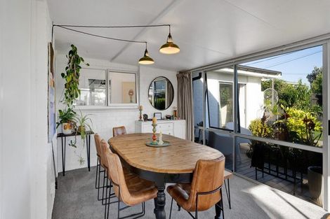 Photo of property in 17 Linda Street, Oakura, 4314