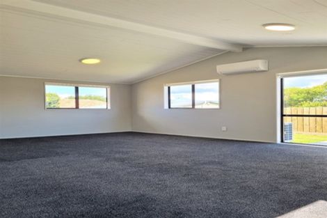 Photo of property in 4186a Great North Road, Glendene, Auckland, 0602