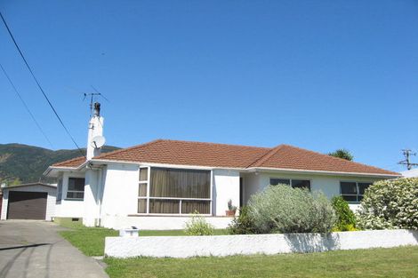 Photo of property in 9 Mcmahon Street, Stoke, Nelson, 7011