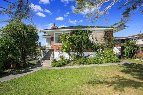 Photo of property in 135 Coronation Road, Hillcrest, Auckland, 0627