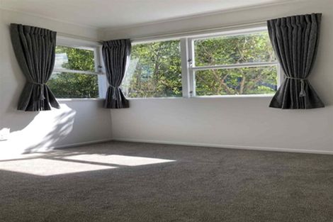 Photo of property in 11 Finlow Drive, Te Atatu South, Auckland, 0610