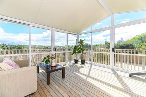 Photo of property in 107 Becroft Drive, Forrest Hill, Auckland, 0620