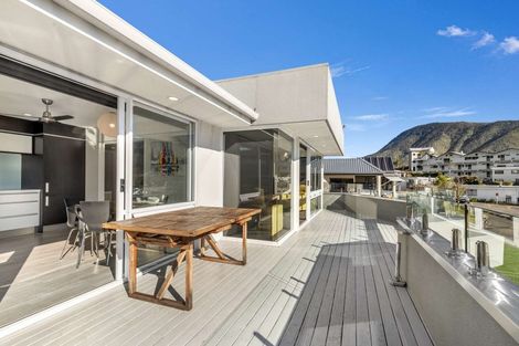 Photo of property in 39 Waikawa Road, Picton, 7220