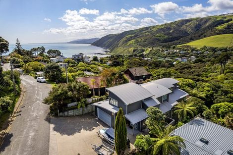 Photo of property in 4 Haunui Road, Pukerua Bay, 5026