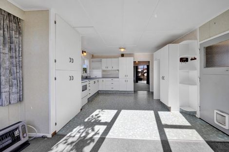 Photo of property in 124 Glover Road, Hawera, 4610