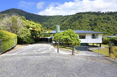 Photo of property in 18 Nikau Street, Duncan Bay, Tennyson Inlet, 7195