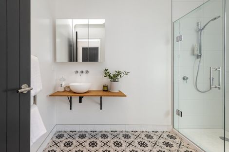 Photo of property in 63a Evelyn Road, Cockle Bay, Auckland, 2014