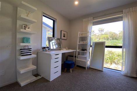 Photo of property in 40 Akeake Lane, Albany Heights, Auckland, 0632