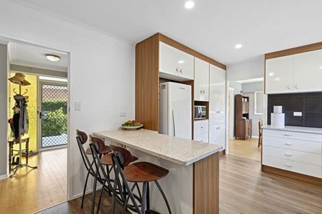 Photo of property in 14 Dennis Avenue, Hillpark, Auckland, 2102