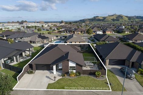 Photo of property in 16 Drabble Crescent, Papamoa Beach, Papamoa, 3118