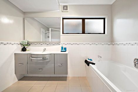 Photo of property in 46 Hobsonville Road, West Harbour, Auckland, 0618