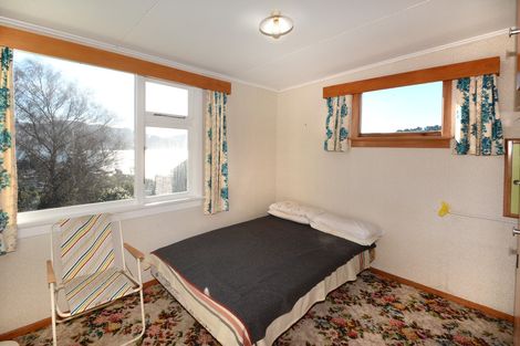 Photo of property in 11 Hellyer Street, Macandrew Bay, Dunedin, 9014
