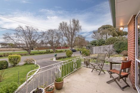 Photo of property in 231 Fifield Terrace, Opawa, Christchurch, 8023