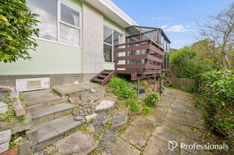 Photo of property in 7a Lincoln Grove, Wainuiomata, Lower Hutt, 5014