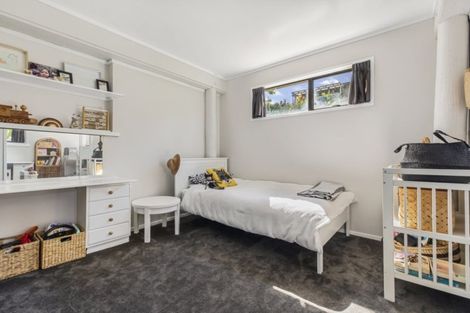 Photo of property in 54 Everglade Drive, Goodwood Heights, Auckland, 2105