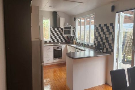 Photo of property in 17 Hewlett Road, Massey, Auckland, 0614